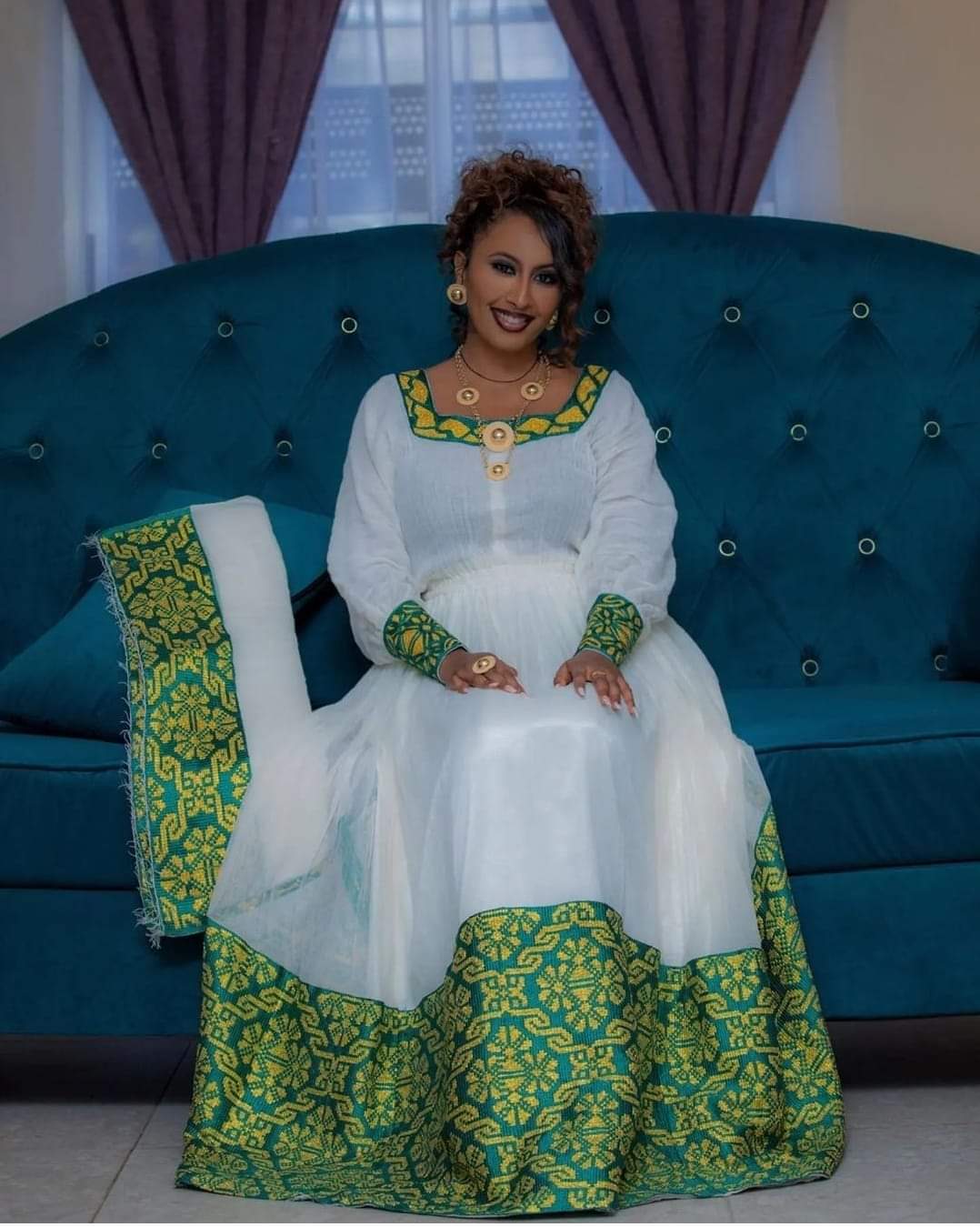 Green Ethiopian Cultural Dress M Green Ethiopian Cultural Dress M